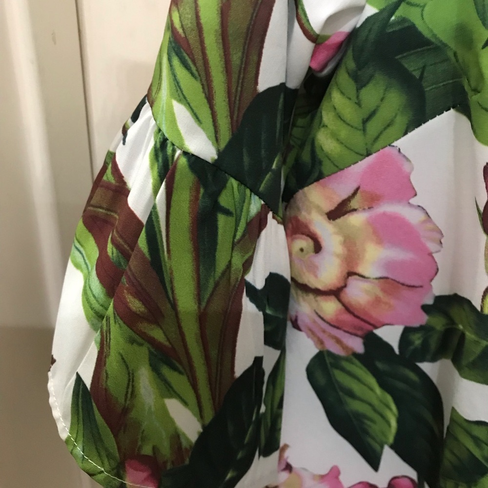 Goodnight Macaroon floral dress with ruffle on sleeve, NWT - Picture 5 of 7